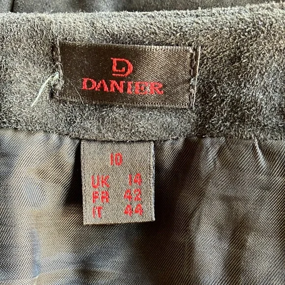 Washable Suede Danier pleated skirt - Picture 4 of 5